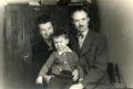 З дужиною Марією та сином Орестом в Міттенвальді, 1940-і роки