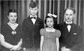 З дужиною Марією та дітьми Орестом і Зонею в  Едмонтоні, 1954